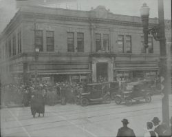 57-14818-Main-Street-Parkins-Bldg.-later-W.T.-Grants-c.-1924